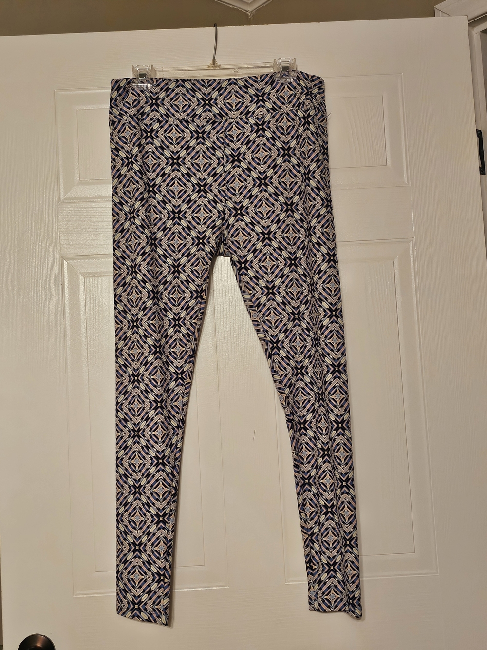 LuLaRoe Navy and White Geometric Leggings